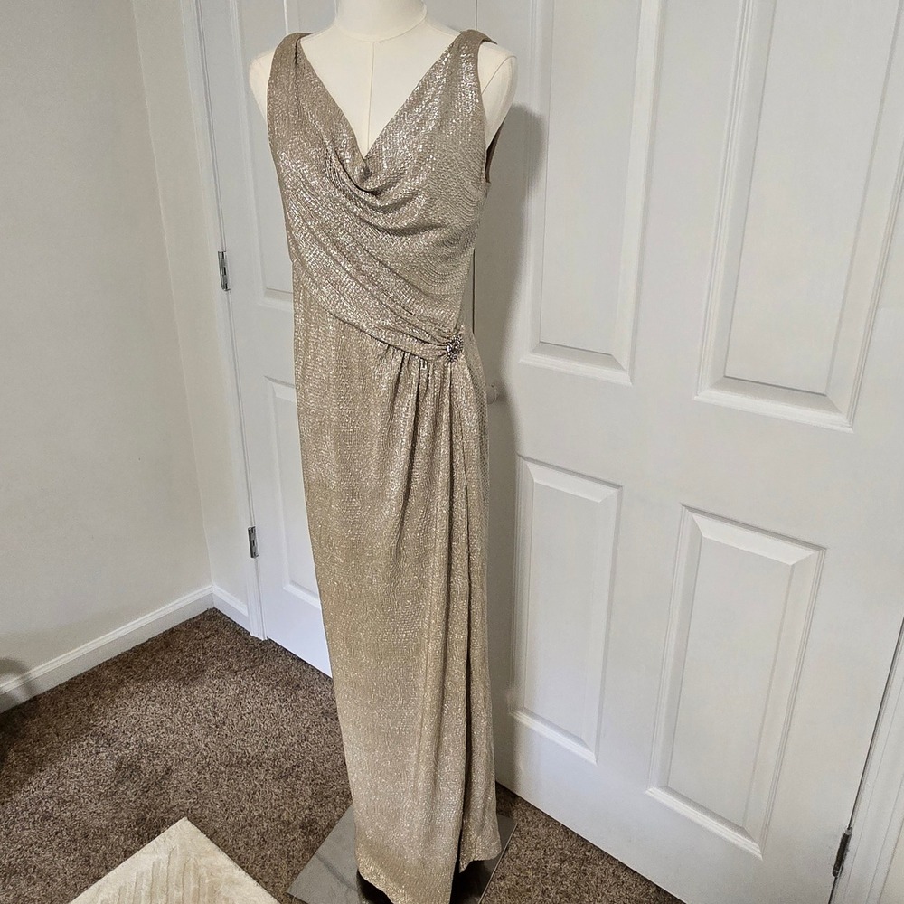 Lauren Ralph Lauren Evening Gown Womens‎ 6 Gold Metallic Cowl Neck Brooch Dress